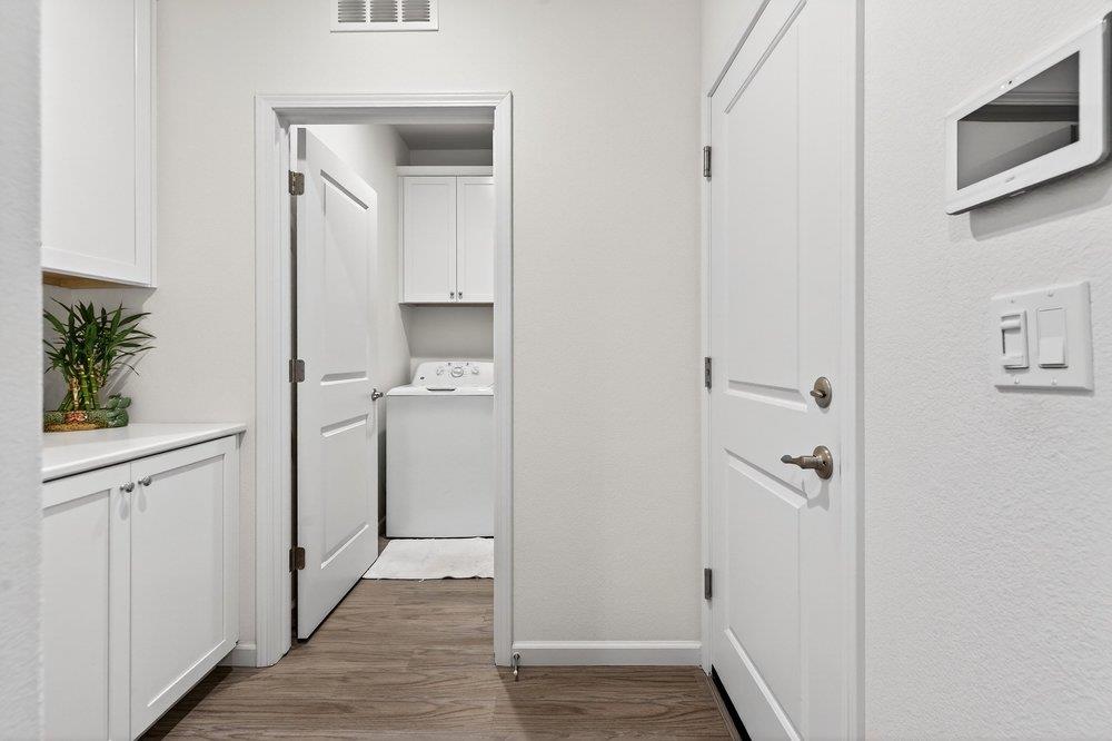 Detail Gallery Image 10 of 42 For 3088 Palomino Way, Hollister,  CA 95023 - 4 Beds | 2/1 Baths