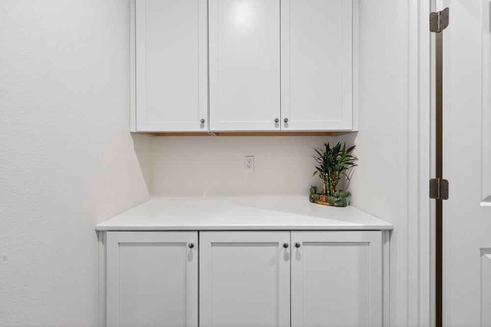 Detail Gallery Image 12 of 42 For 3088 Palomino Way, Hollister,  CA 95023 - 4 Beds | 2/1 Baths