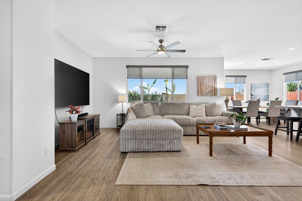 Detail Gallery Image 13 of 42 For 3088 Palomino Way, Hollister,  CA 95023 - 4 Beds | 2/1 Baths