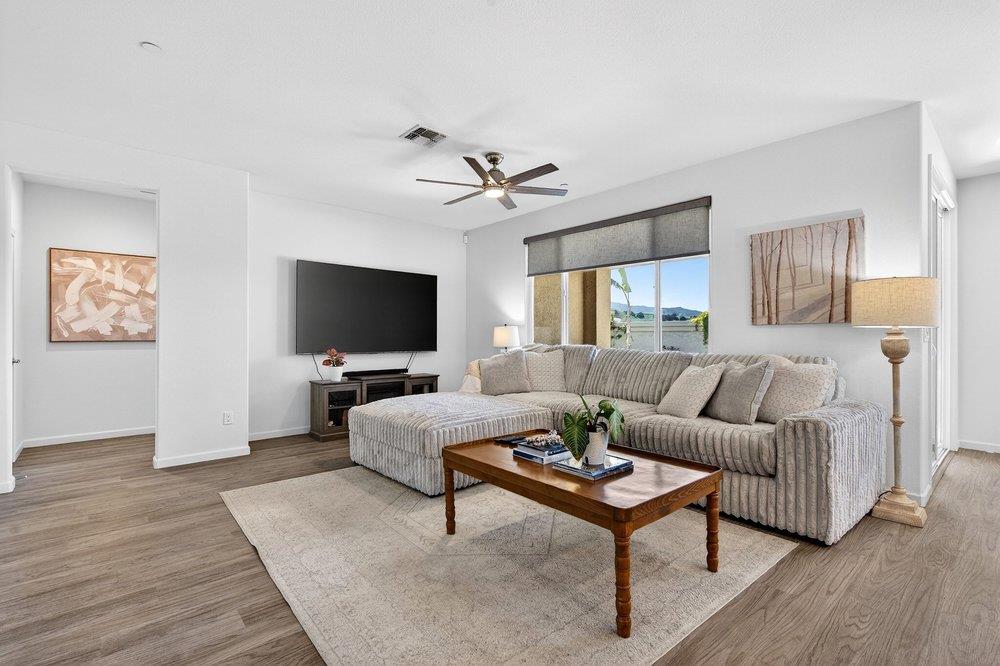 Detail Gallery Image 17 of 42 For 3088 Palomino Way, Hollister,  CA 95023 - 4 Beds | 2/1 Baths