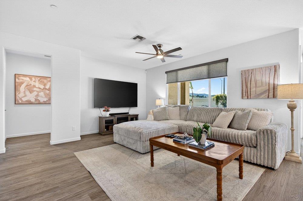 Detail Gallery Image 18 of 42 For 3088 Palomino Way, Hollister,  CA 95023 - 4 Beds | 2/1 Baths