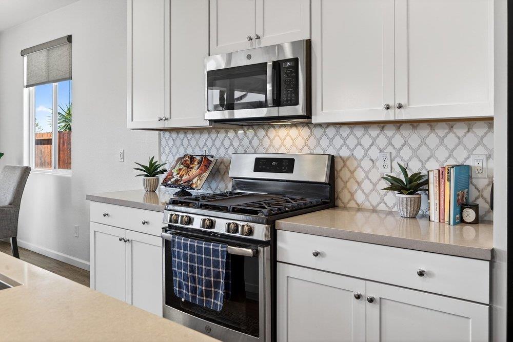 Detail Gallery Image 19 of 42 For 3088 Palomino Way, Hollister,  CA 95023 - 4 Beds | 2/1 Baths