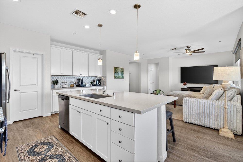 Detail Gallery Image 21 of 42 For 3088 Palomino Way, Hollister,  CA 95023 - 4 Beds | 2/1 Baths