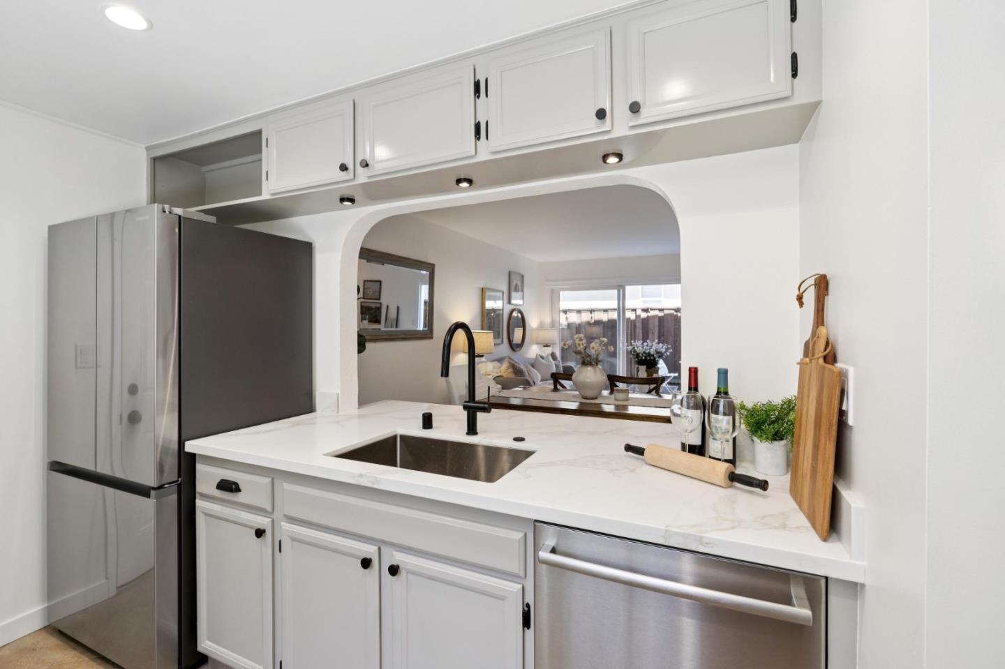 Detail Gallery Image 12 of 40 For 718 Vera Ave, Redwood City,  CA 94061 - 3 Beds | 2/1 Baths