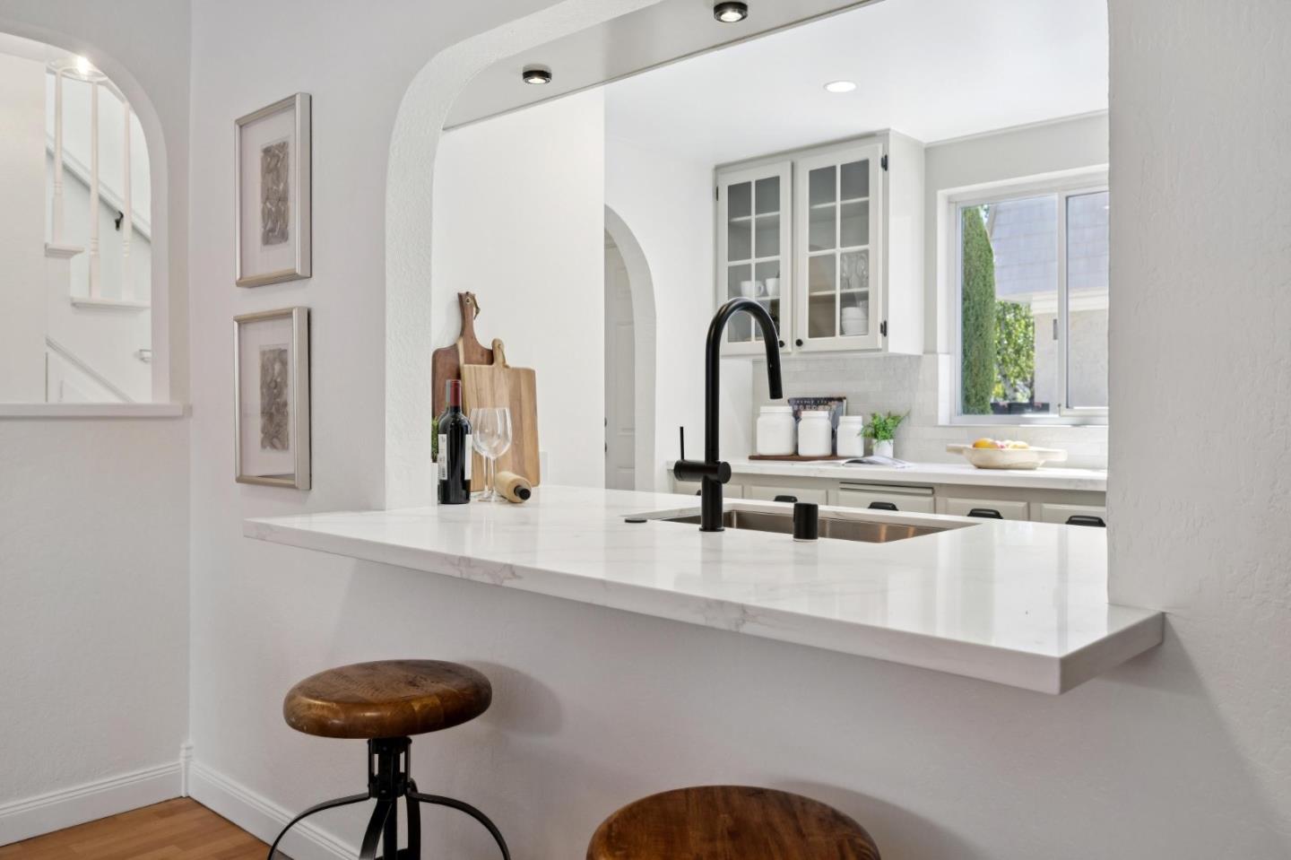 Detail Gallery Image 9 of 40 For 718 Vera Ave, Redwood City,  CA 94061 - 3 Beds | 2/1 Baths