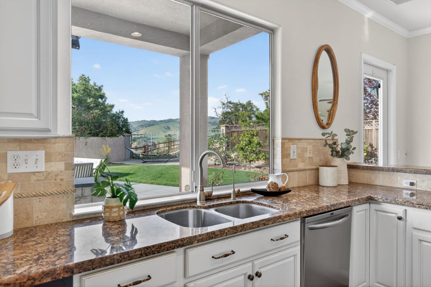 Detail Gallery Image 26 of 82 For 6039 La Spezia Pl, San Jose,  CA 95138 - 6 Beds | 6 Baths