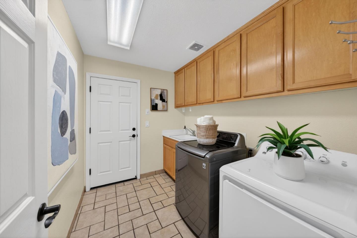 Detail Gallery Image 59 of 82 For 6039 La Spezia Pl, San Jose,  CA 95138 - 6 Beds | 6 Baths