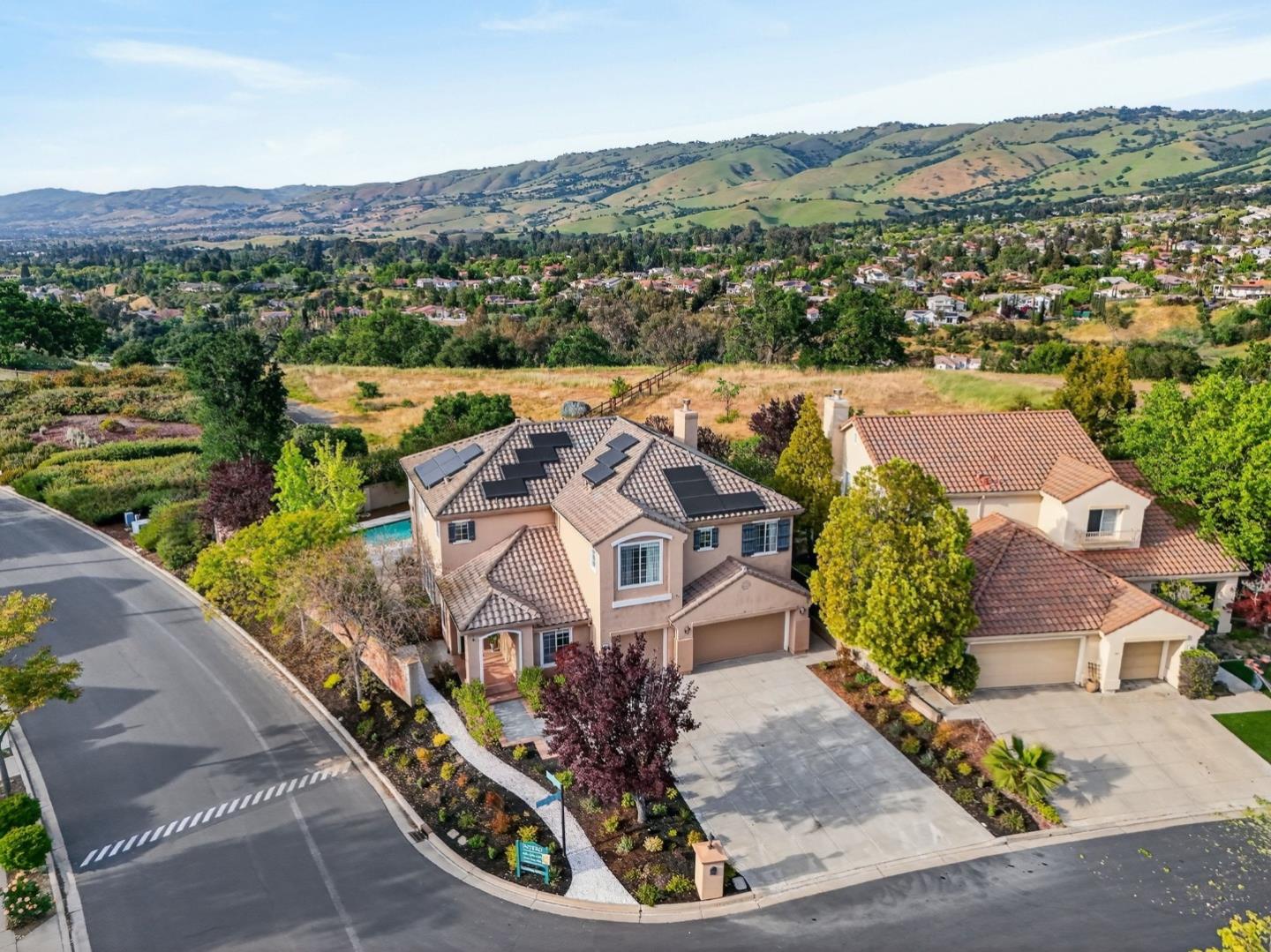 Detail Gallery Image 6 of 82 For 6039 La Spezia Pl, San Jose,  CA 95138 - 6 Beds | 6 Baths