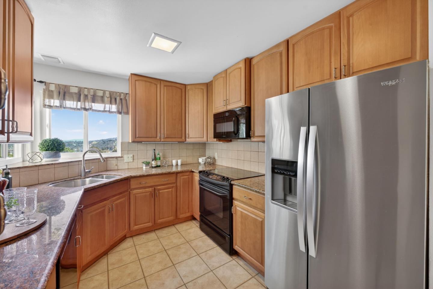 Detail Gallery Image 16 of 48 For 2315 Monserat Ave, Belmont,  CA 94002 - 3 Beds | 2/1 Baths