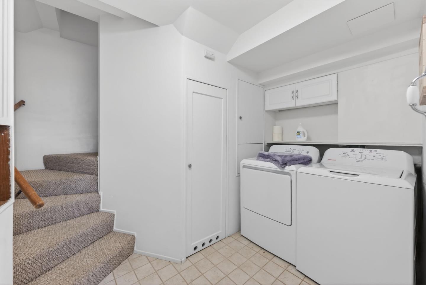 Detail Gallery Image 29 of 48 For 2315 Monserat Ave, Belmont,  CA 94002 - 3 Beds | 2/1 Baths