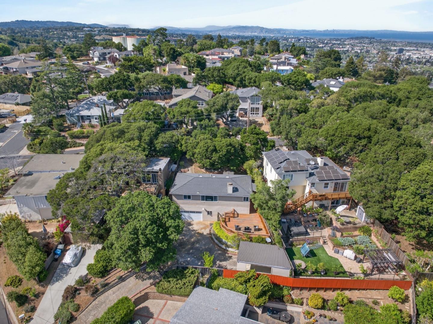 Detail Gallery Image 47 of 48 For 2315 Monserat Ave, Belmont,  CA 94002 - 3 Beds | 2/1 Baths