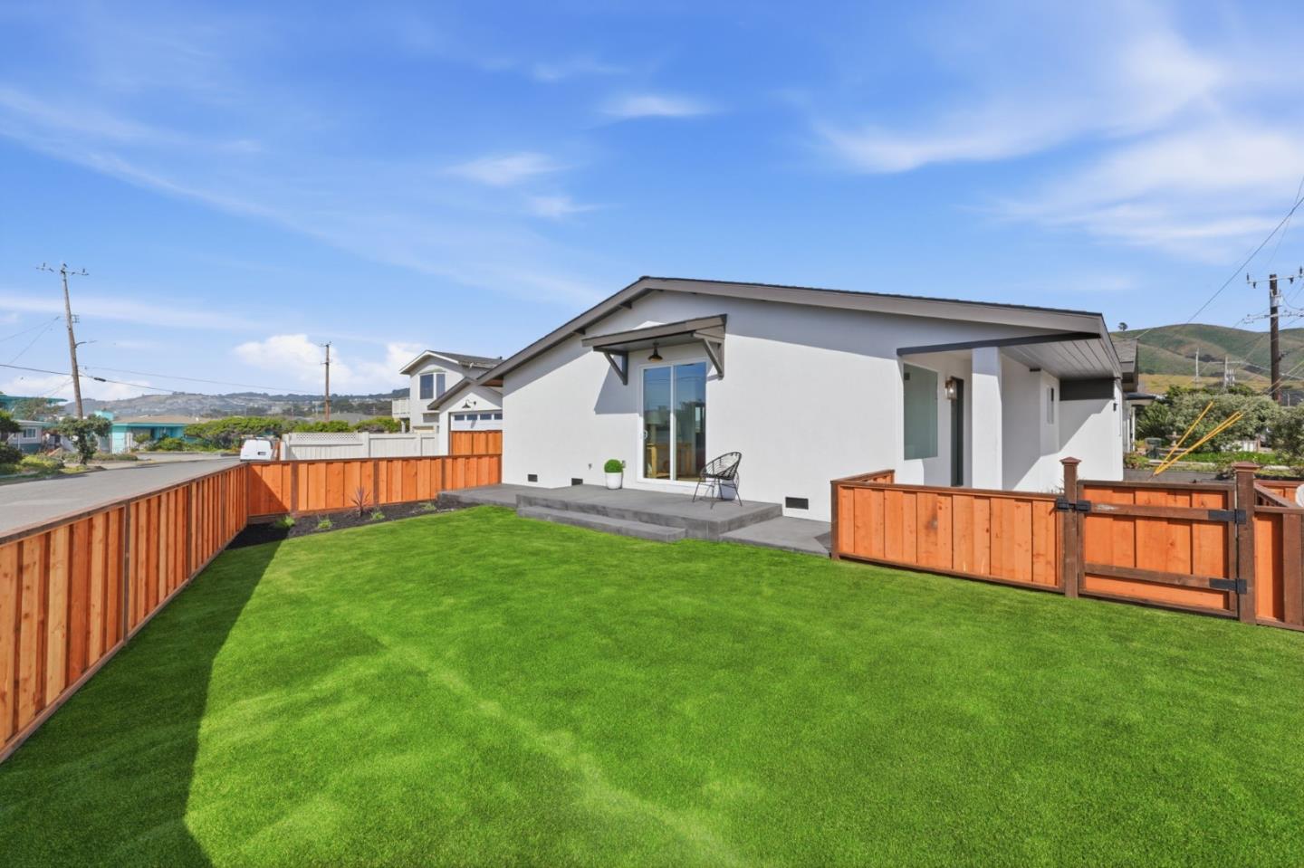 Detail Gallery Image 13 of 32 For 125 Shell St, Pacifica,  CA 94044 - 3 Beds | 2 Baths