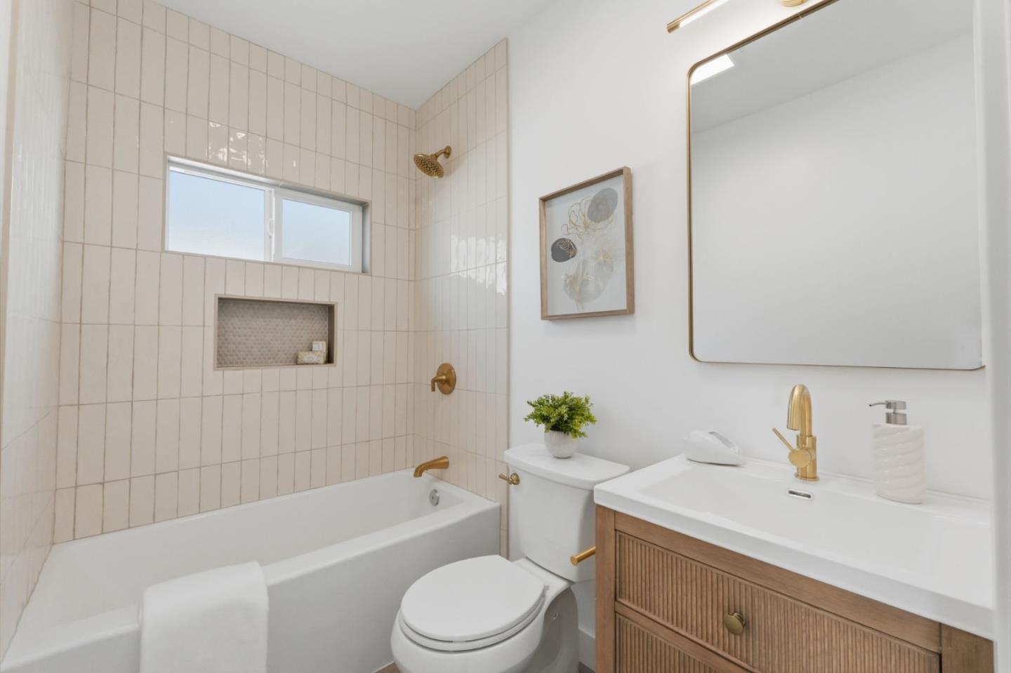 Detail Gallery Image 24 of 32 For 125 Shell St, Pacifica,  CA 94044 - 3 Beds | 2 Baths