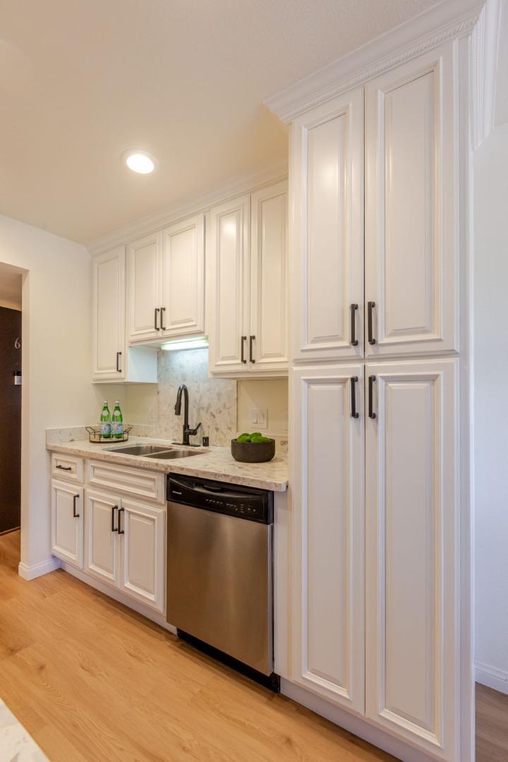 Detail Gallery Image 5 of 41 For 279 Tradewinds Dr #6,  San Jose,  CA 95123 - 2 Beds | 1 Baths