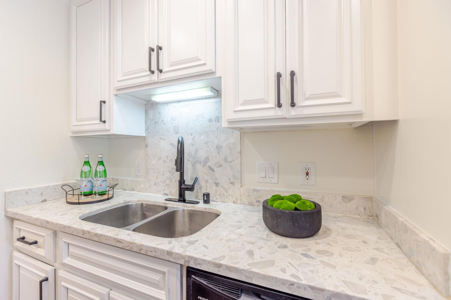 Detail Gallery Image 8 of 41 For 279 Tradewinds Dr #6,  San Jose,  CA 95123 - 2 Beds | 1 Baths