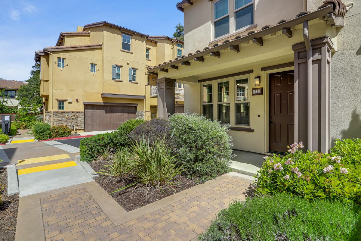 Detail Gallery Image 2 of 39 For 14 Catania Cmn, Fremont,  CA 94536 - 3 Beds | 2 Baths