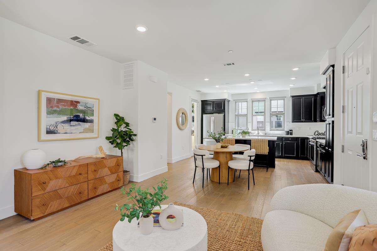 Detail Gallery Image 4 of 39 For 14 Catania Cmn, Fremont,  CA 94536 - 3 Beds | 2 Baths