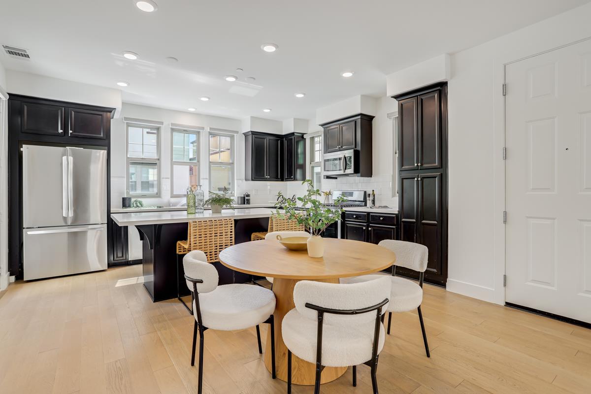 Detail Gallery Image 8 of 39 For 14 Catania Cmn, Fremont,  CA 94536 - 3 Beds | 2 Baths