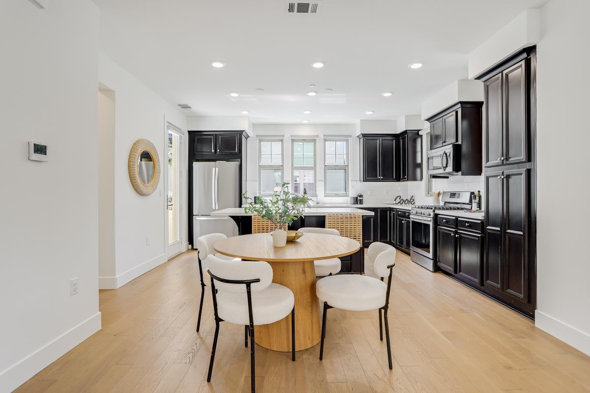 Detail Gallery Image 9 of 39 For 14 Catania Cmn, Fremont,  CA 94536 - 3 Beds | 2 Baths