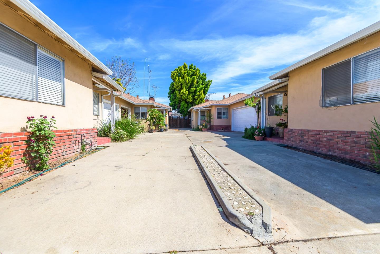 Detail Gallery Image 2 of 6 For 820 N 16th St, San Jose,  CA 95112 - – Beds | – Baths