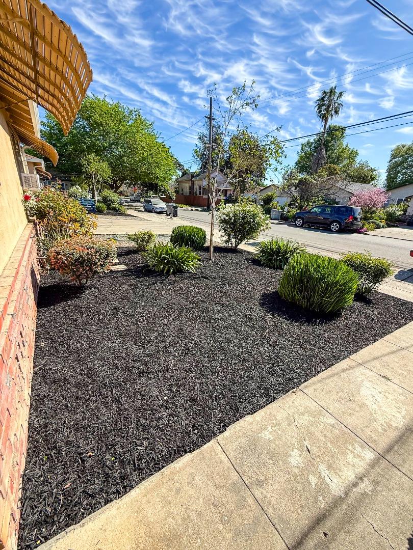 Detail Gallery Image 4 of 6 For 820 N 16th St, San Jose,  CA 95112 - – Beds | – Baths