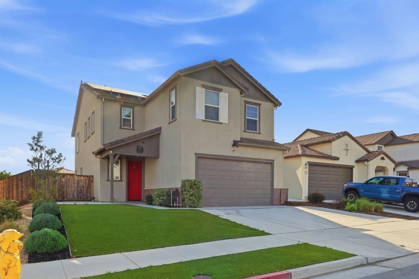 Detail Gallery Image 2 of 37 For 190 Tanoak St, Hollister,  CA 95023 - 4 Beds | 3 Baths