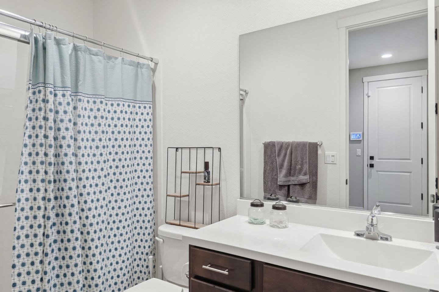 Detail Gallery Image 24 of 37 For 190 Tanoak St, Hollister,  CA 95023 - 4 Beds | 3 Baths