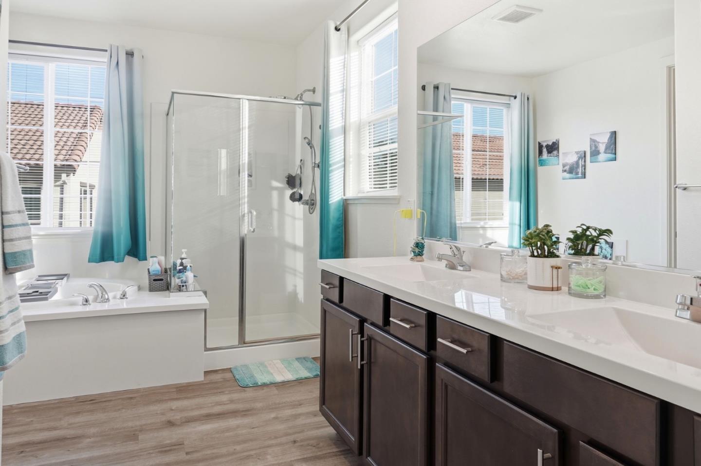 Detail Gallery Image 26 of 37 For 190 Tanoak St, Hollister,  CA 95023 - 4 Beds | 3 Baths