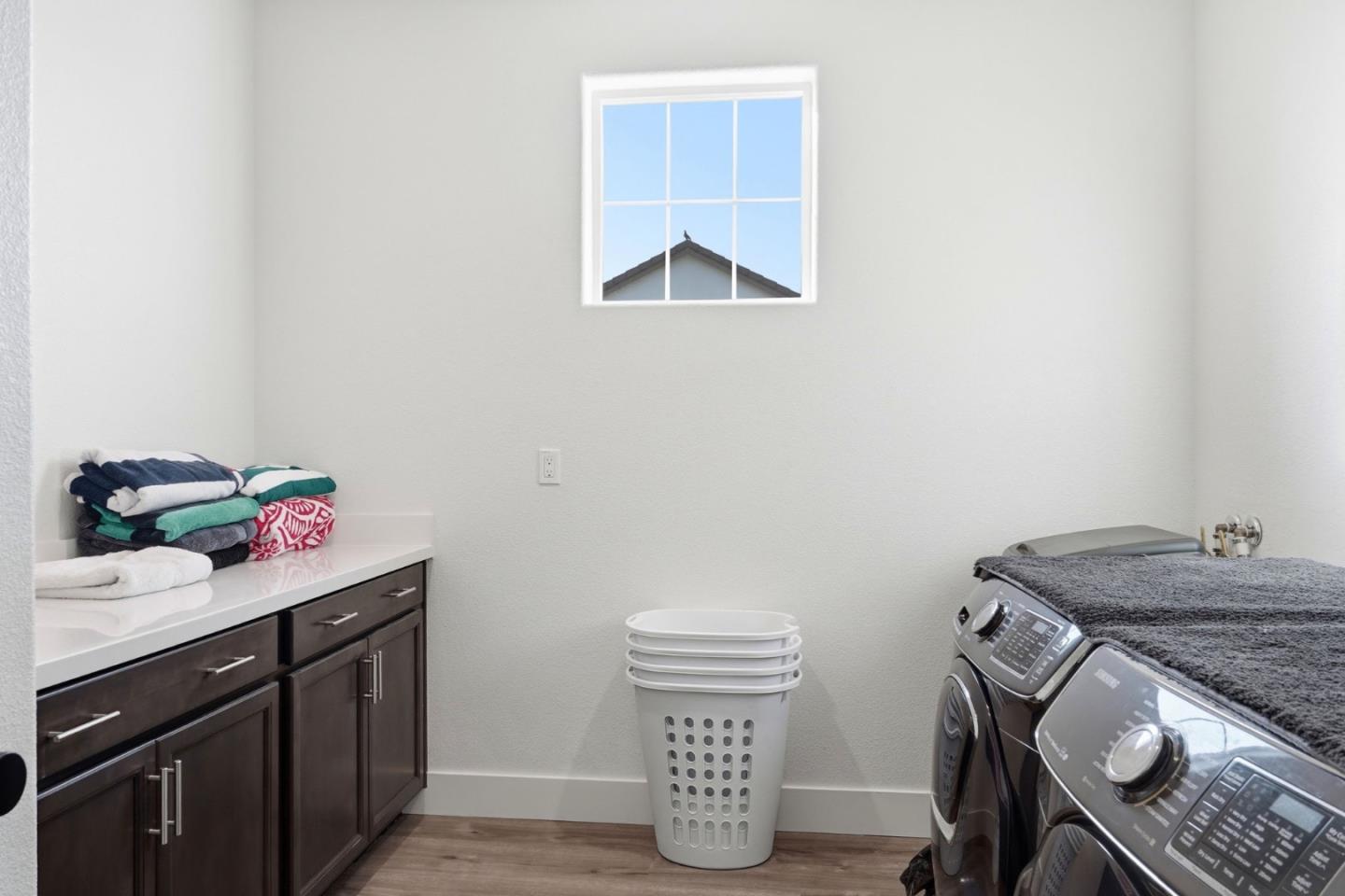 Detail Gallery Image 29 of 37 For 190 Tanoak St, Hollister,  CA 95023 - 4 Beds | 3 Baths