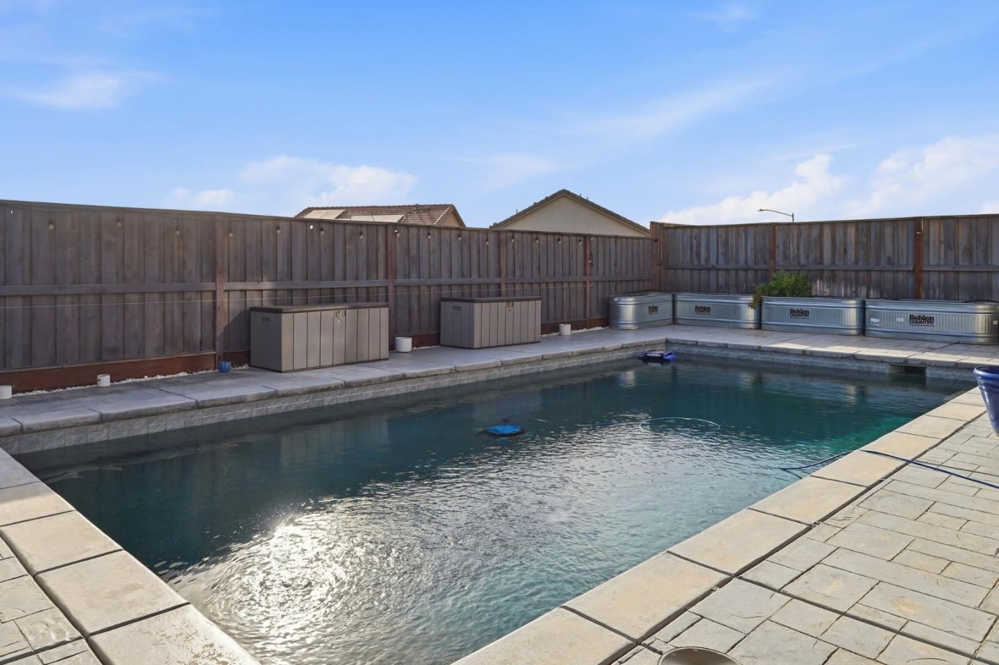 Detail Gallery Image 35 of 37 For 190 Tanoak St, Hollister,  CA 95023 - 4 Beds | 3 Baths