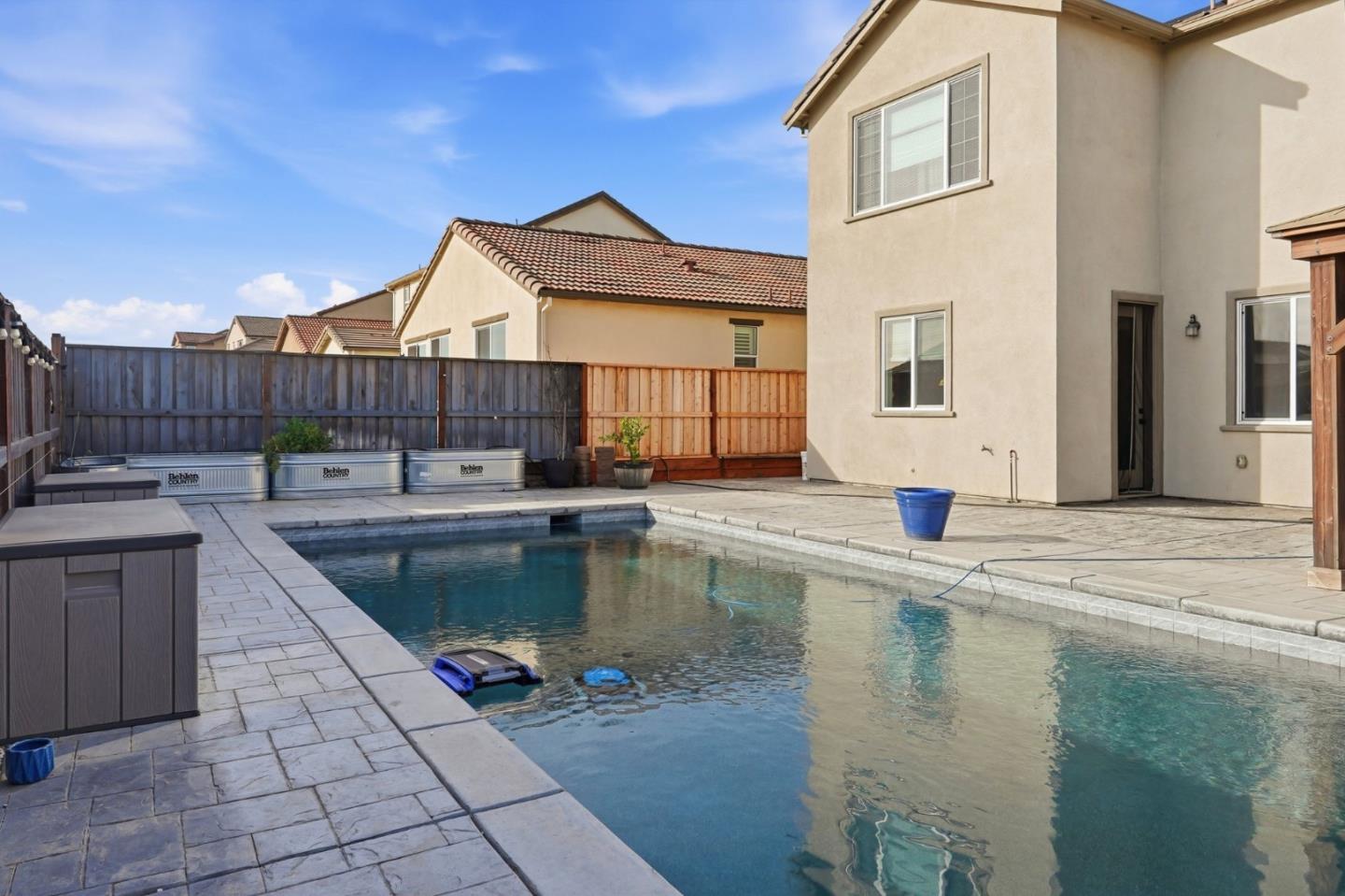 Detail Gallery Image 36 of 37 For 190 Tanoak St, Hollister,  CA 95023 - 4 Beds | 3 Baths