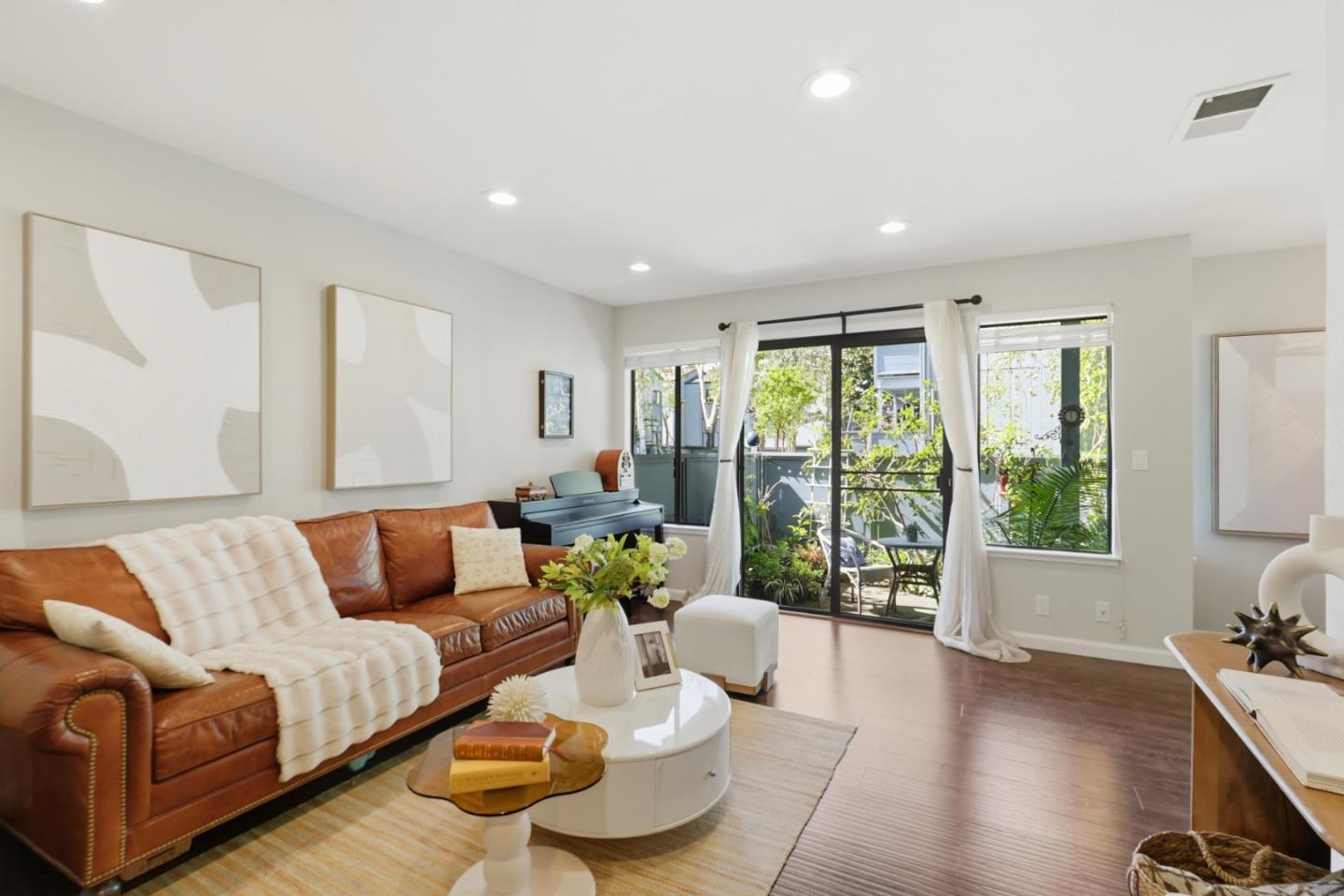 Detail Gallery Image 3 of 27 For 4839 Pine Forest Pl, San Jose,  CA 95118 - 2 Beds | 2 Baths