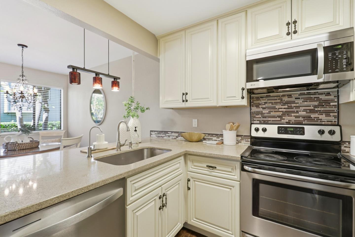 Detail Gallery Image 5 of 27 For 4839 Pine Forest Pl, San Jose,  CA 95118 - 2 Beds | 2 Baths
