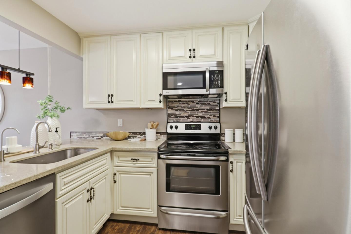 Detail Gallery Image 6 of 27 For 4839 Pine Forest Pl, San Jose,  CA 95118 - 2 Beds | 2 Baths