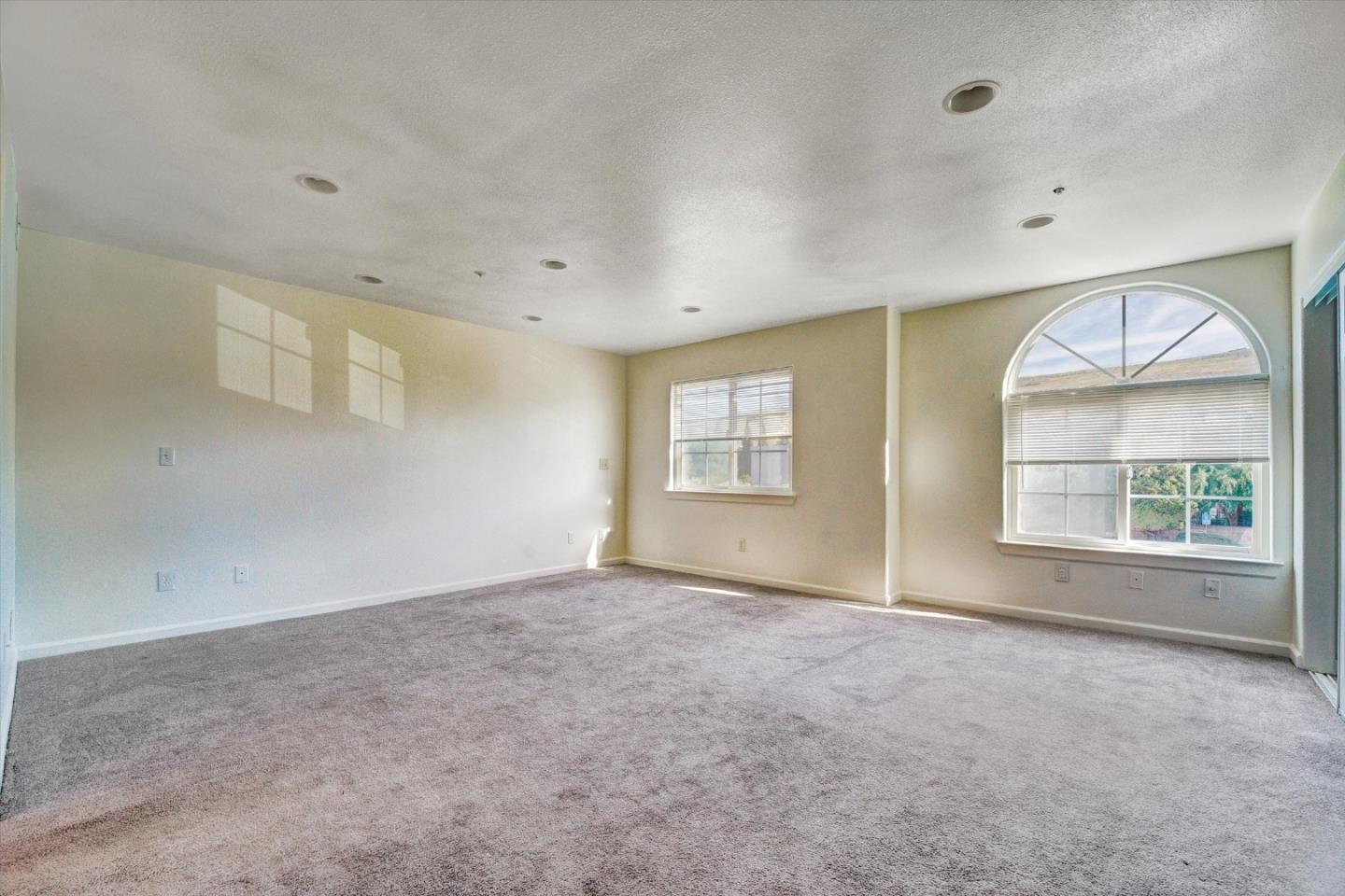 Detail Gallery Image 11 of 36 For 29192 Dixon St, Hayward,  CA 94544 - 3 Beds | 2/1 Baths