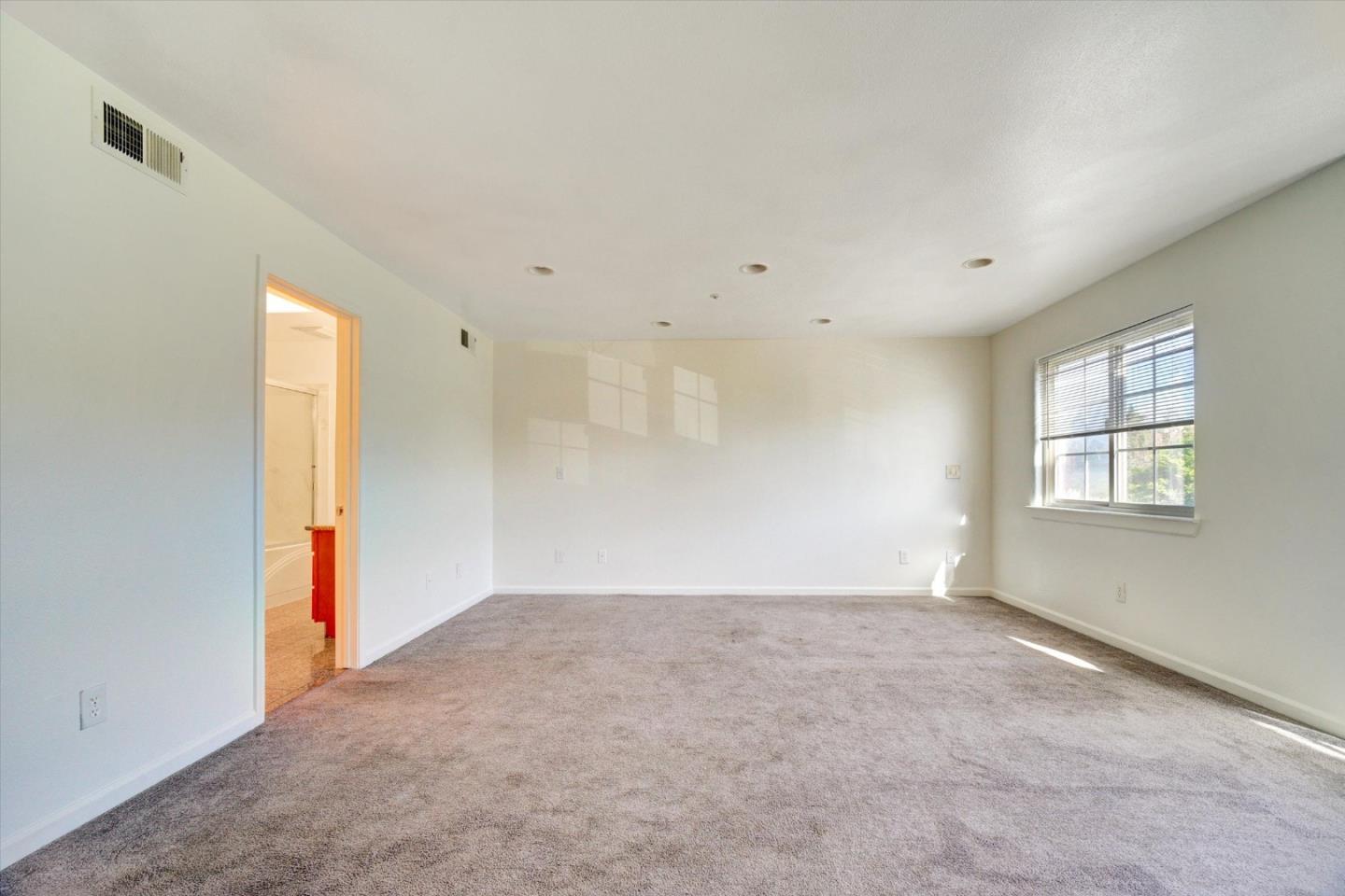 Detail Gallery Image 16 of 36 For 29192 Dixon St, Hayward,  CA 94544 - 3 Beds | 2/1 Baths