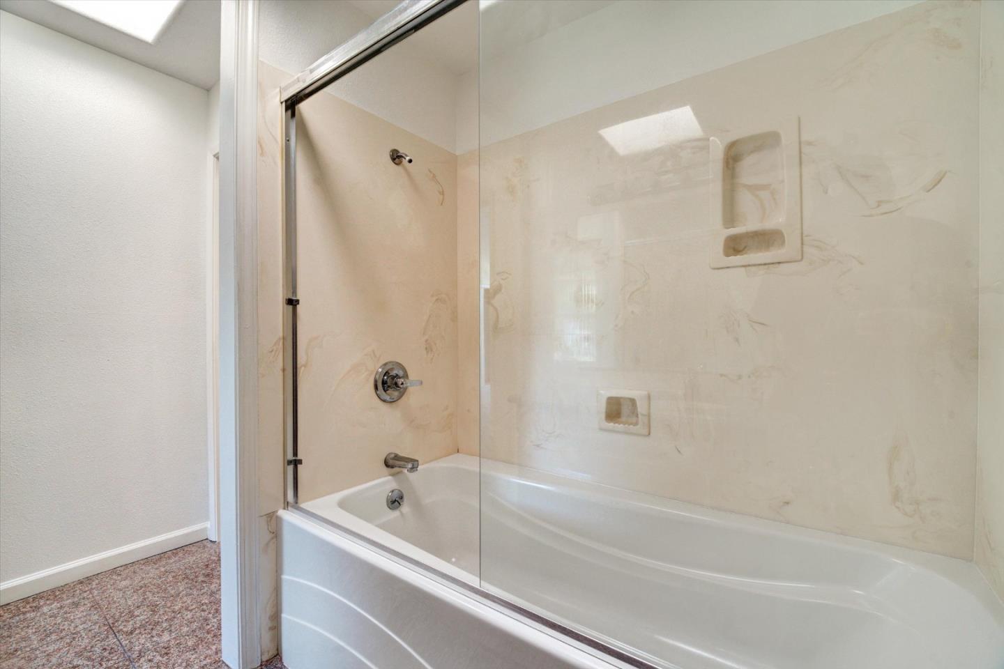 Detail Gallery Image 18 of 36 For 29192 Dixon St, Hayward,  CA 94544 - 3 Beds | 2/1 Baths