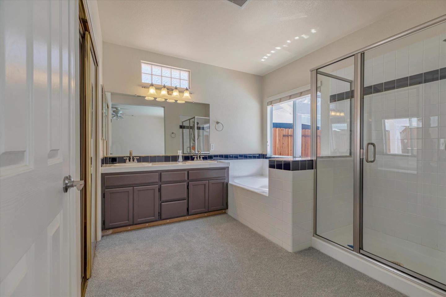 Detail Gallery Image 17 of 39 For 2161 Teakwood Ct, Hollister,  CA 95023 - 5 Beds | 3 Baths