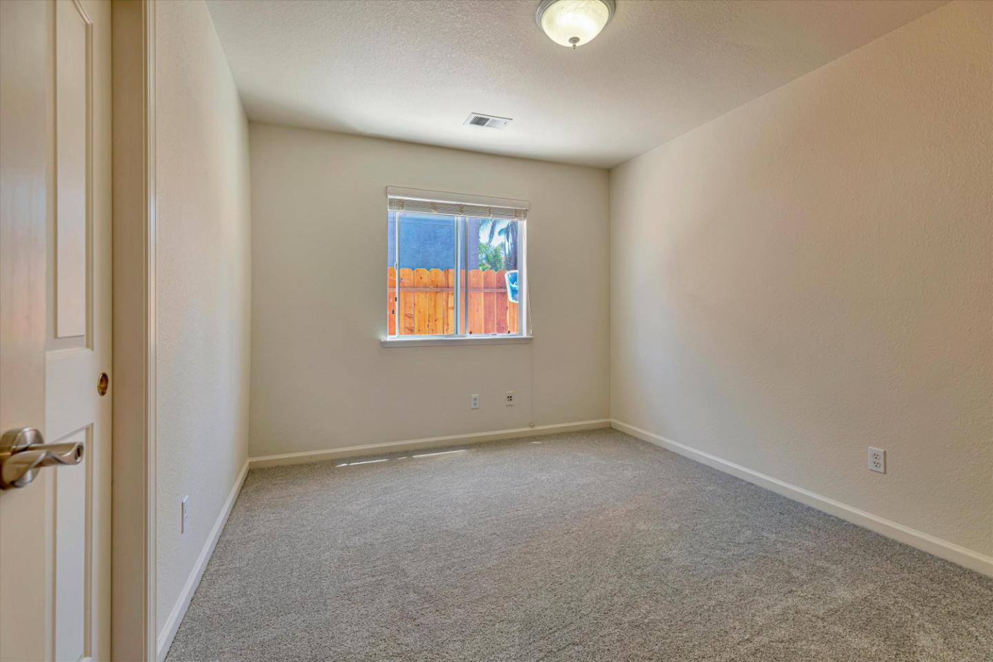 Detail Gallery Image 20 of 39 For 2161 Teakwood Ct, Hollister,  CA 95023 - 5 Beds | 3 Baths