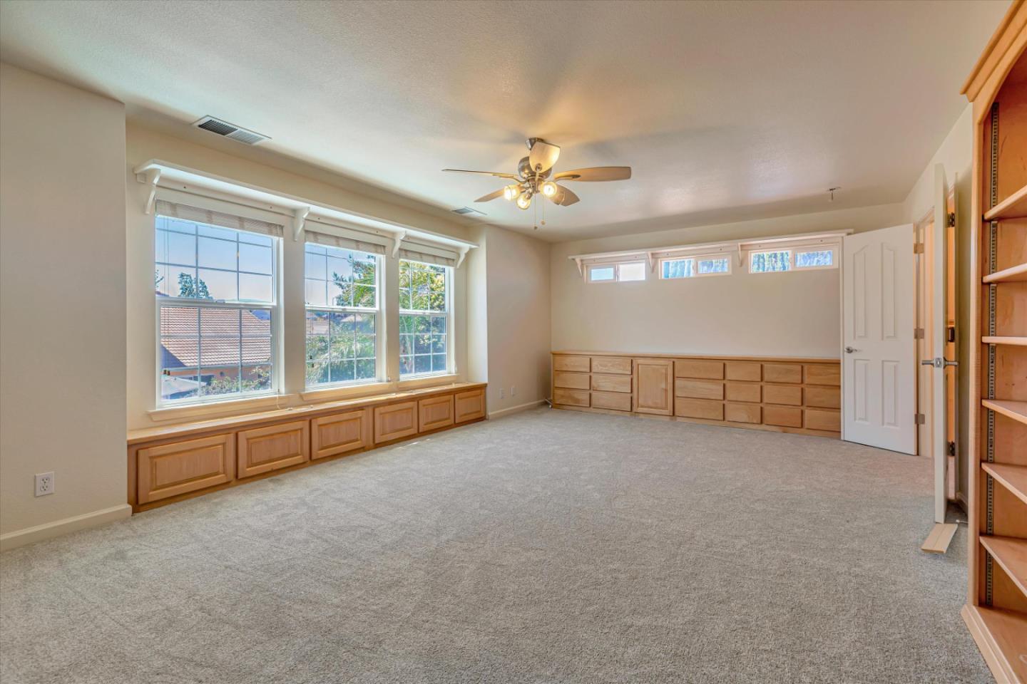 Detail Gallery Image 31 of 39 For 2161 Teakwood Ct, Hollister,  CA 95023 - 5 Beds | 3 Baths