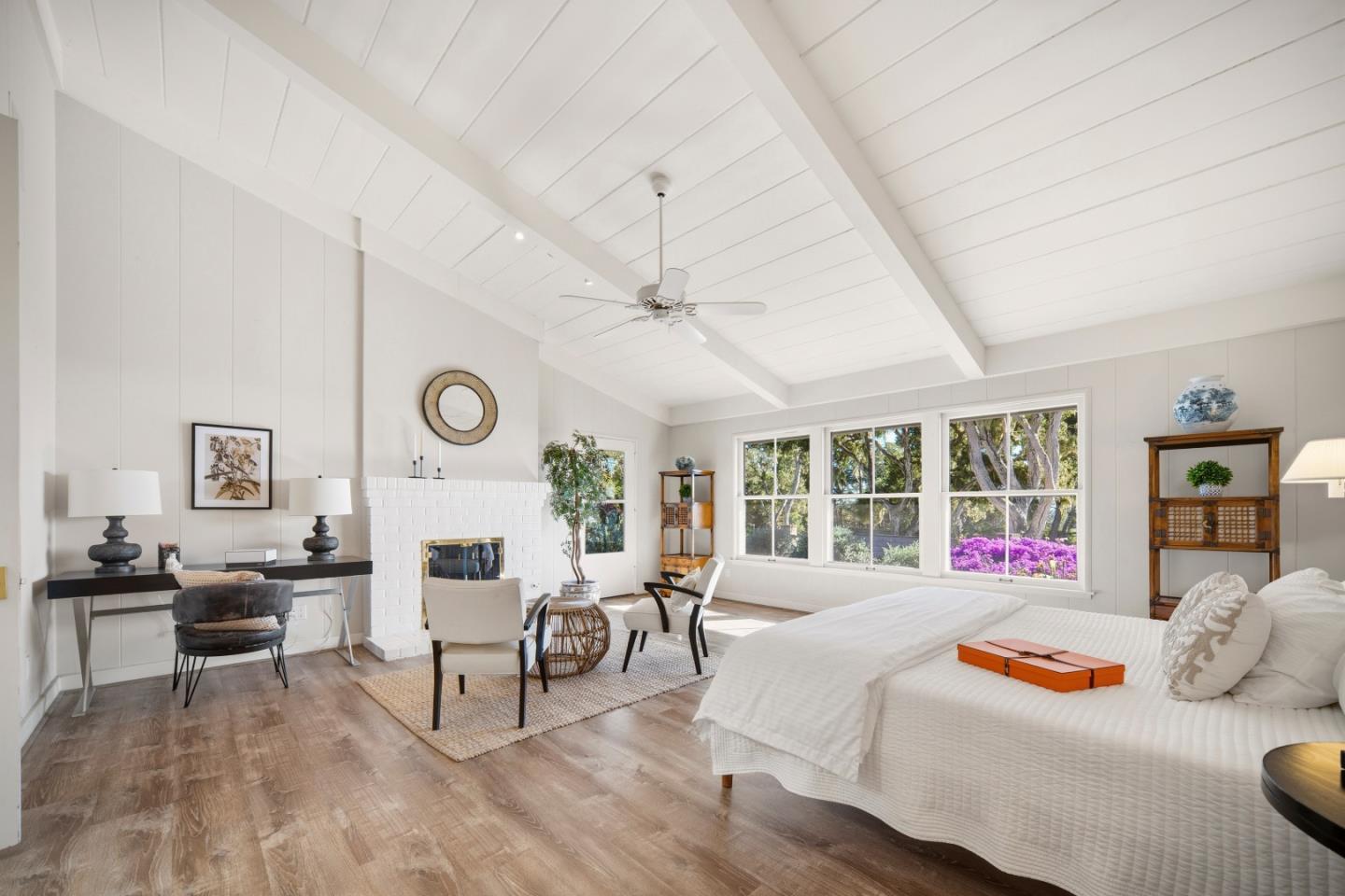 Detail Gallery Image 17 of 32 For 1651 Crespi Ln, Pebble Beach,  CA 93953 - 4 Beds | 2/1 Baths