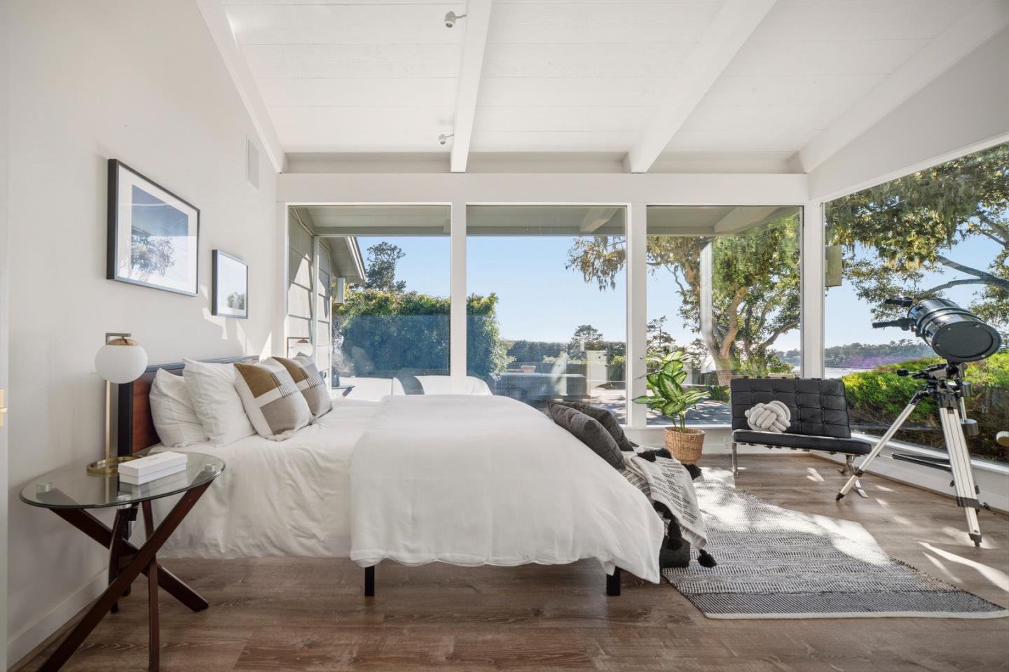 Detail Gallery Image 23 of 32 For 1651 Crespi Ln, Pebble Beach,  CA 93953 - 4 Beds | 2/1 Baths