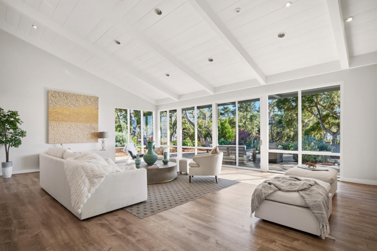 Detail Gallery Image 4 of 32 For 1651 Crespi Ln, Pebble Beach,  CA 93953 - 4 Beds | 2/1 Baths