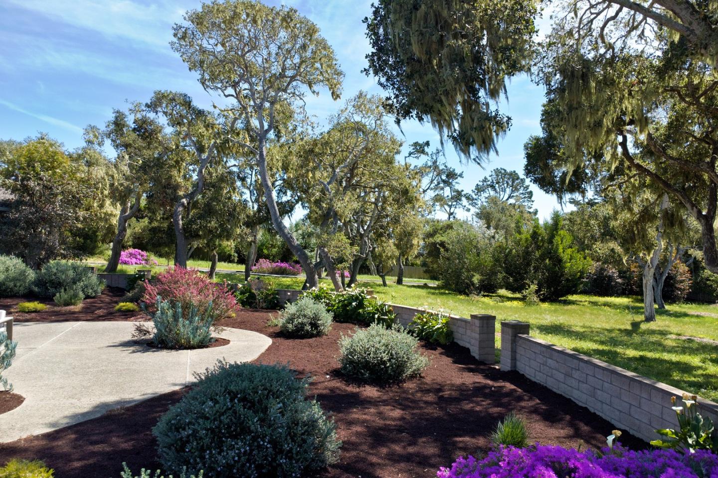 Detail Gallery Image 5 of 32 For 1651 Crespi Ln, Pebble Beach,  CA 93953 - 4 Beds | 2/1 Baths