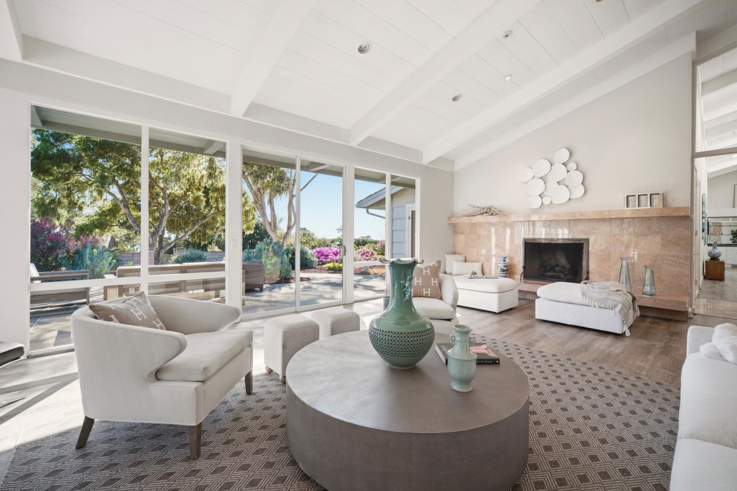 Detail Gallery Image 6 of 32 For 1651 Crespi Ln, Pebble Beach,  CA 93953 - 4 Beds | 2/1 Baths