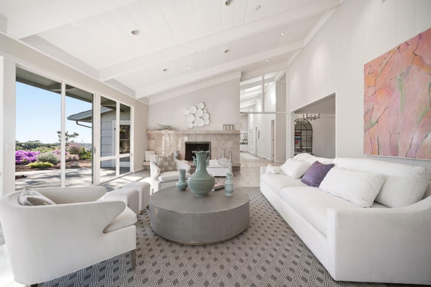 Detail Gallery Image 8 of 32 For 1651 Crespi Ln, Pebble Beach,  CA 93953 - 4 Beds | 2/1 Baths