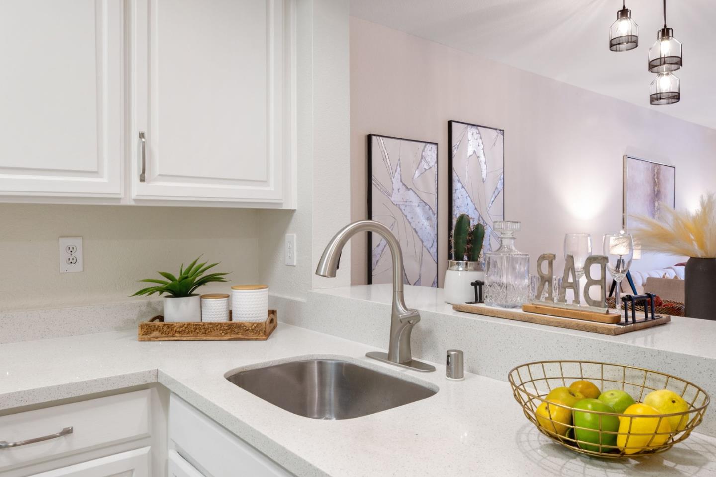 Detail Gallery Image 13 of 34 For 212 Crescent Ct, Brisbane,  CA 94005 - 2 Beds | 2 Baths