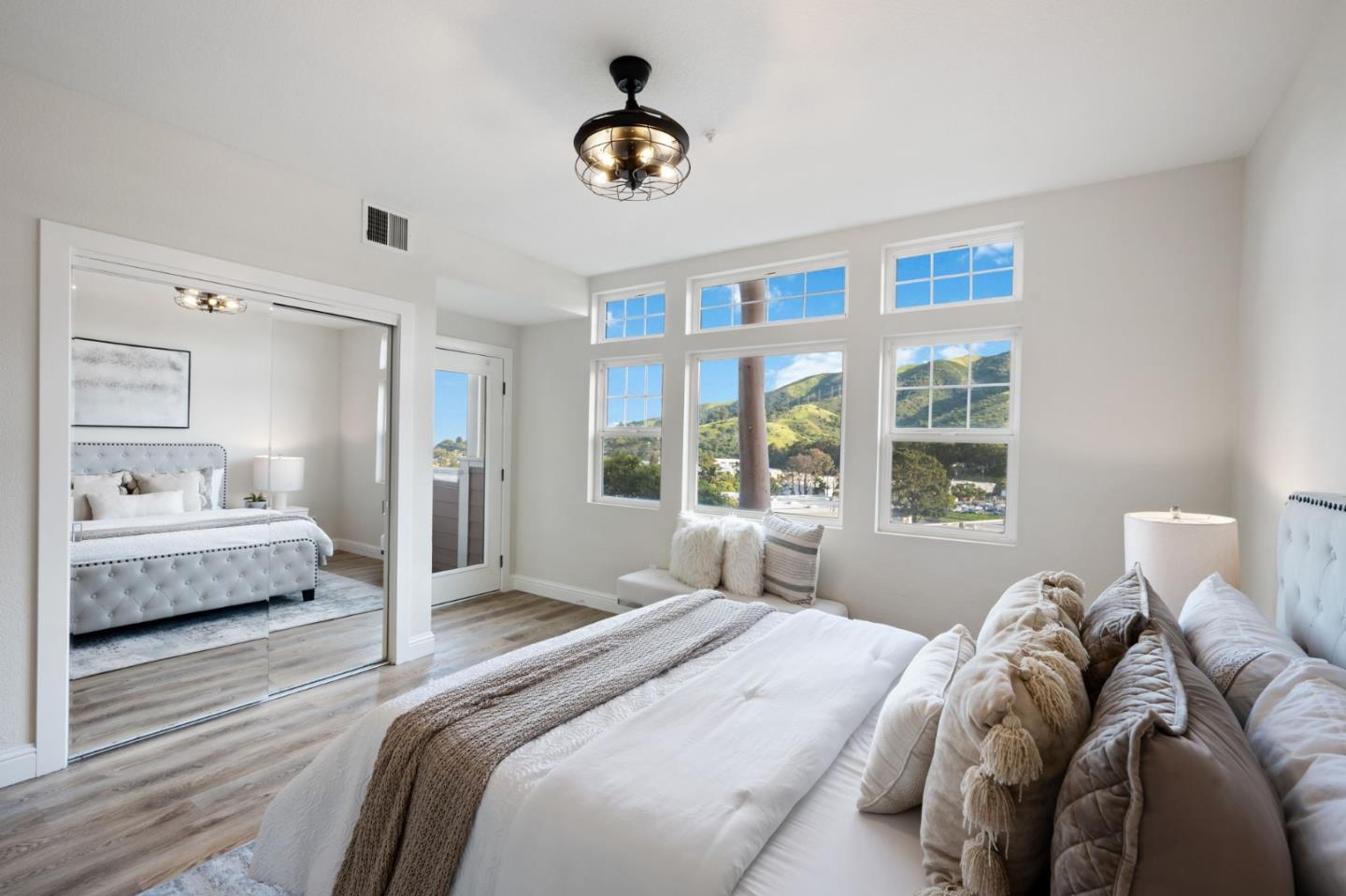 Detail Gallery Image 17 of 34 For 212 Crescent Ct, Brisbane,  CA 94005 - 2 Beds | 2 Baths