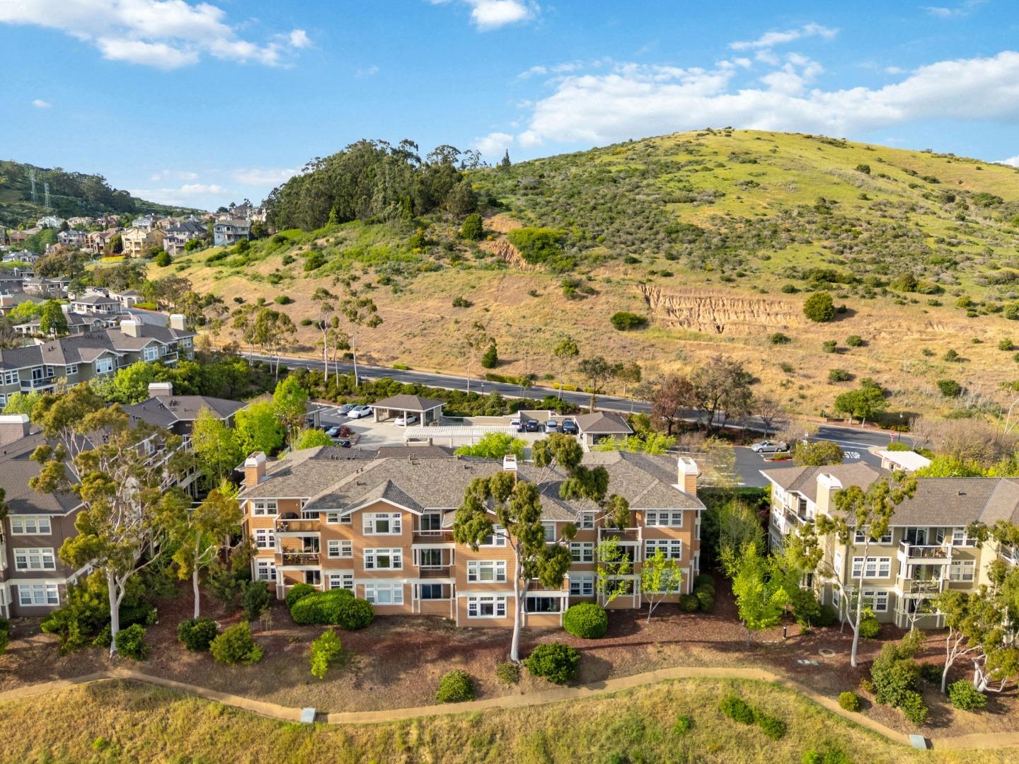 Detail Gallery Image 37 of 39 For 212 Crescent Ct, Brisbane,  CA 94005 - 2 Beds | 2 Baths