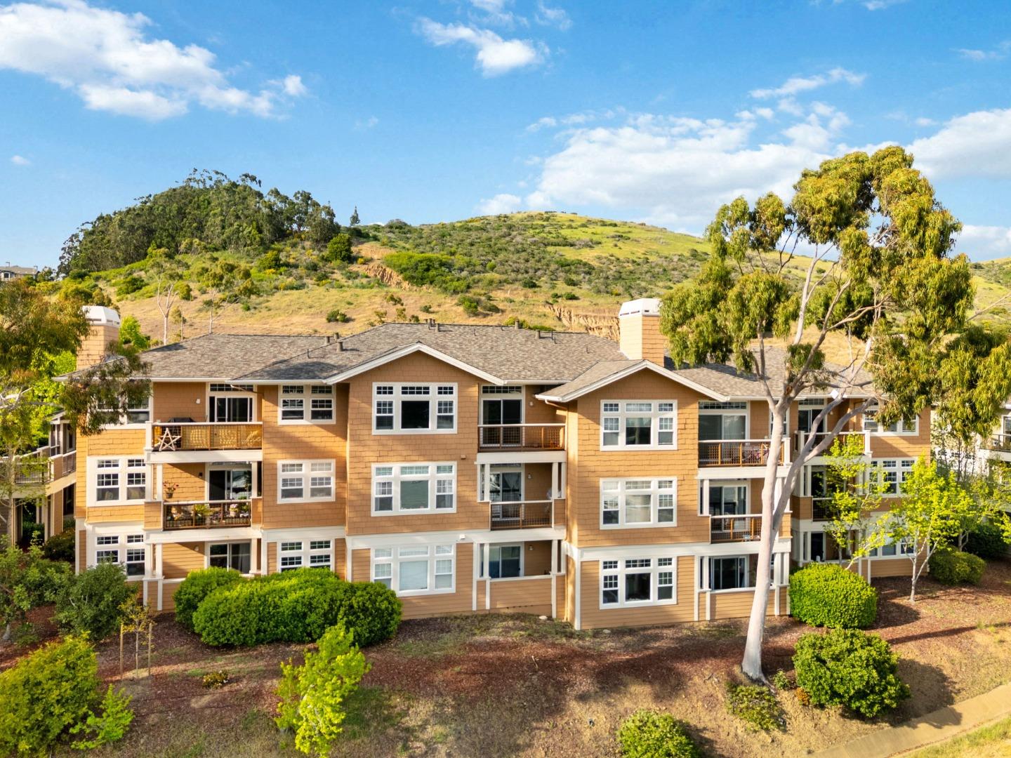 Detail Gallery Image 38 of 39 For 212 Crescent Ct, Brisbane,  CA 94005 - 2 Beds | 2 Baths